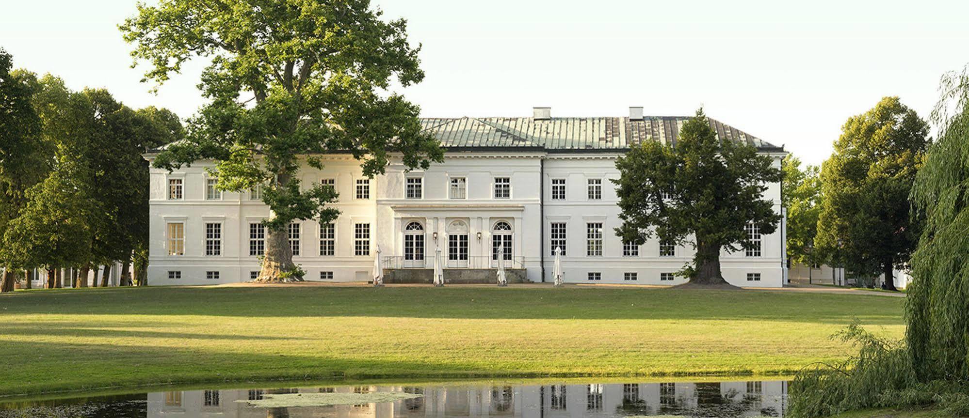 Hotel Schloss Neuhardenberg Eksteriør bilde